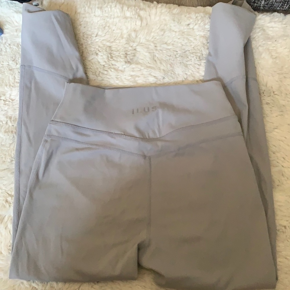 Leggings size small . Worn once . Buttery soft